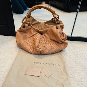 Luxury Bottega Veneta hand bag